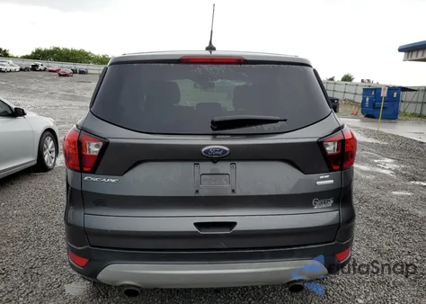 2019 Ford Escape Se z USA, uszkodzony, nr VIN 1FMCU0GD8KUB39861